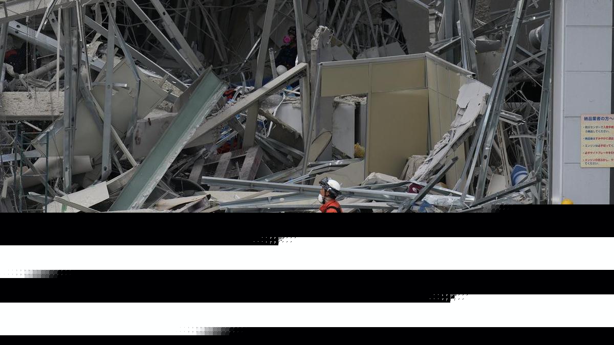 Workers missing after Japanese quake and mall blast