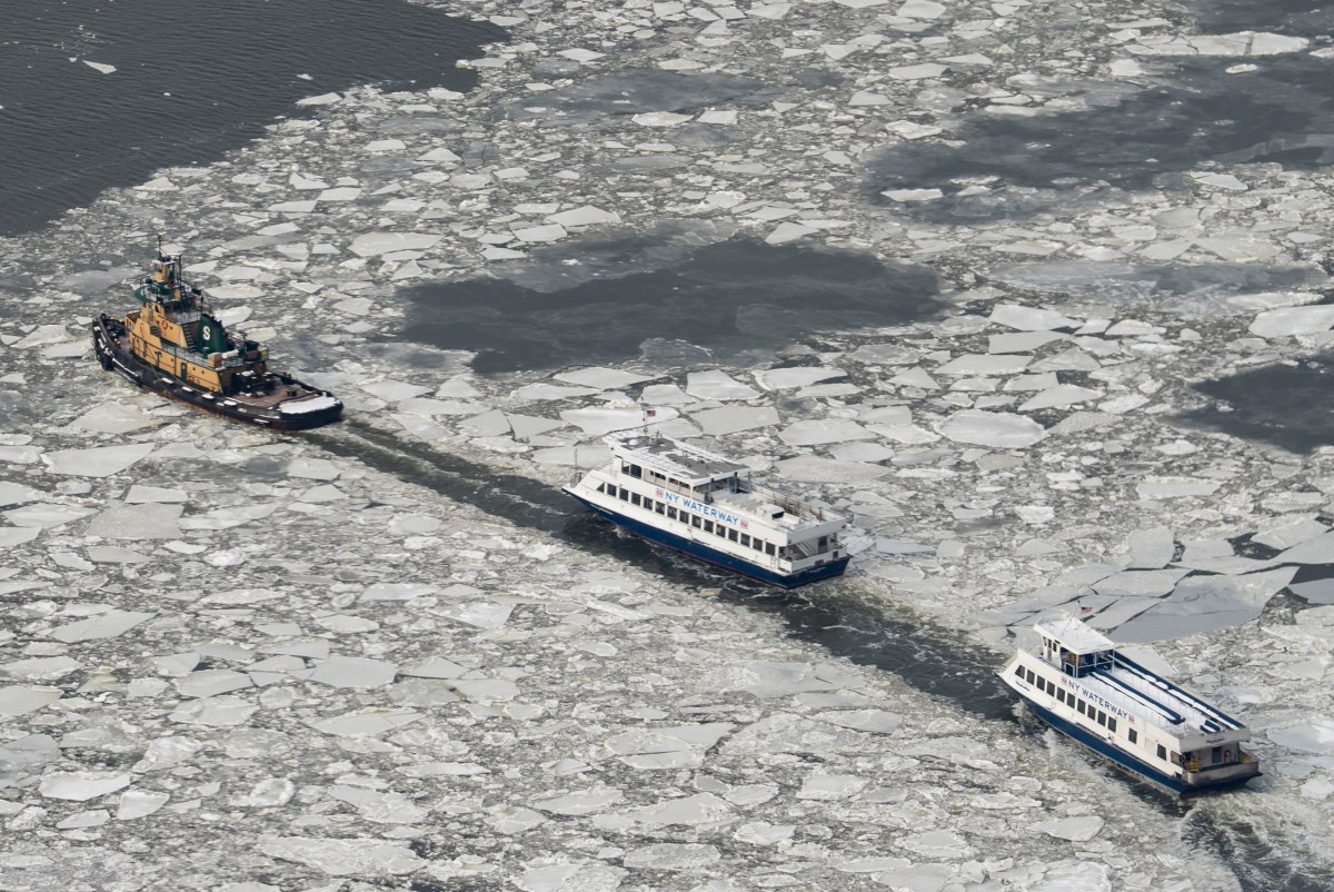 NYC Ferry suspende todas sus rutas por acumulación peligrosa de hielo en ríos y puerto