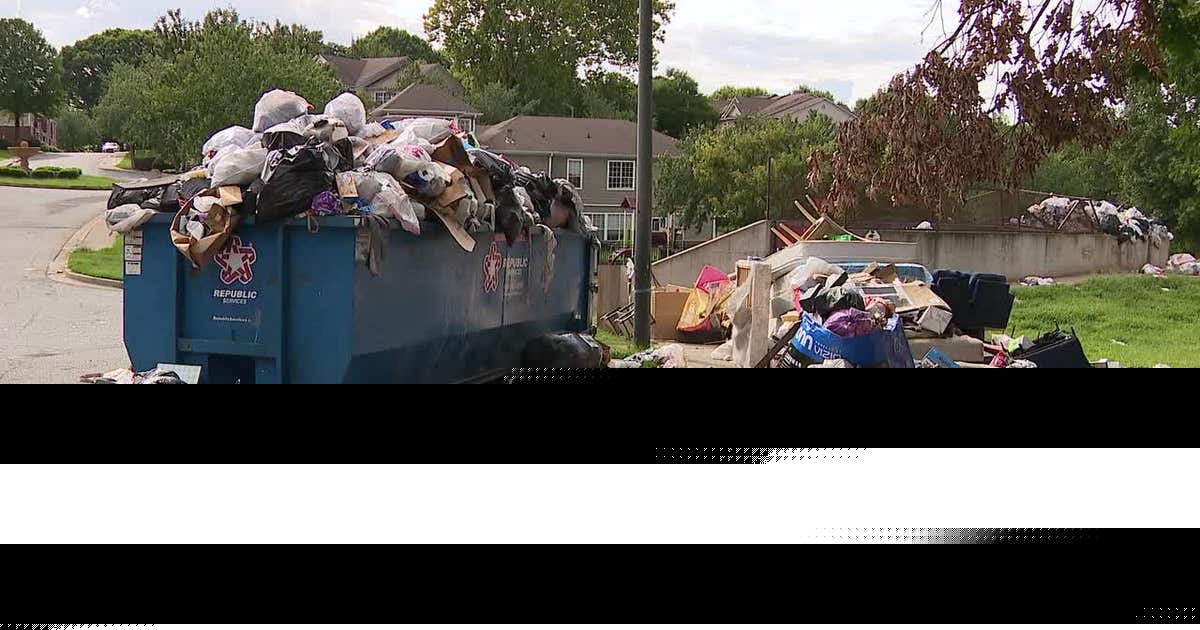 'I can't live like this': Atlanta apartment residents trapped by trash