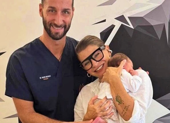 Mamma per la prima volta, Alessandra Amoroso incanta con la foto insieme a Penelope