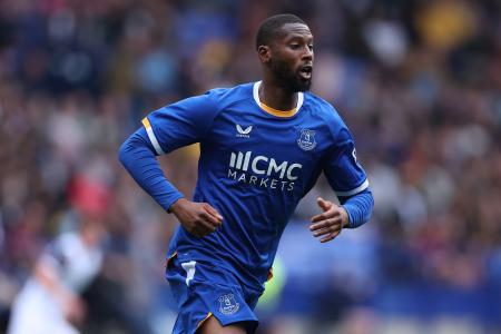 “At the moment, we’re not bringing in a striker; they need to step up” — Yakubu’s message to Beto and Barry as Everton stall on signings