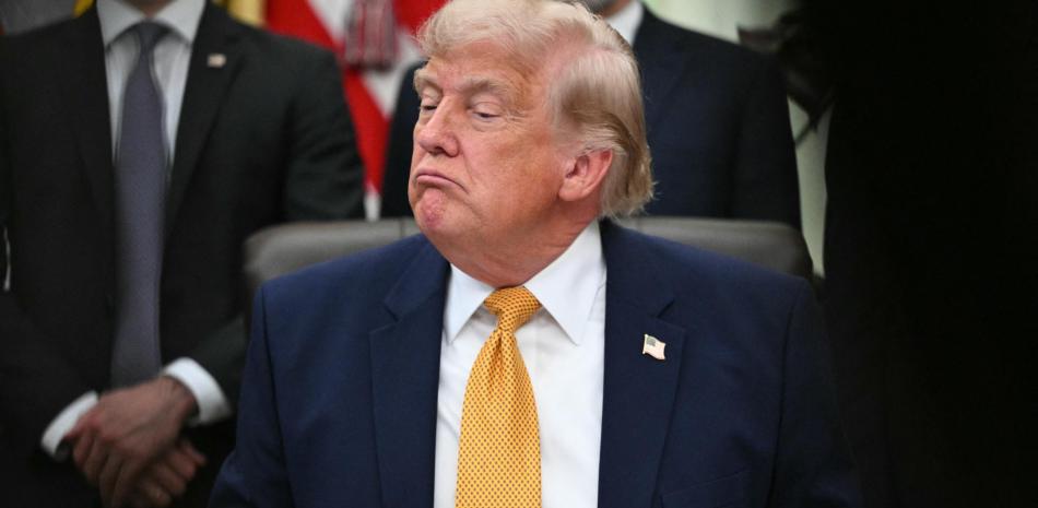 Trump retira fondos federales para procedimientos de transición de género en menores
