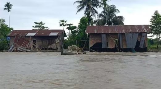 Assam flood toll rises to 75; 3.32 lakh affected