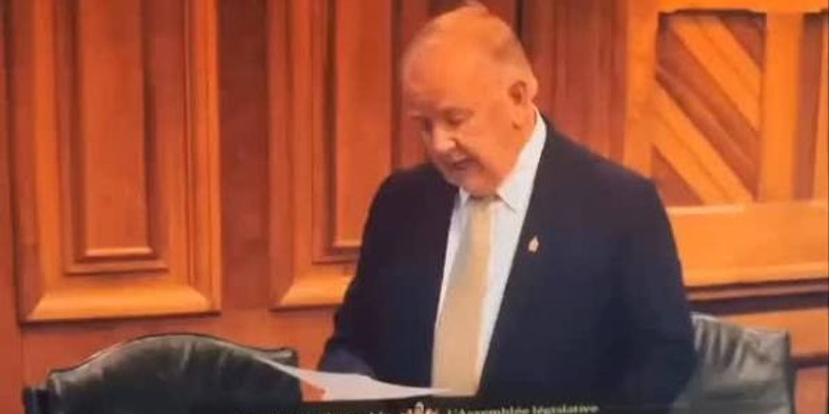Politikani kanadez lexon gabimisht udhëzimin e AI-së gjatë fjalimit në parlament