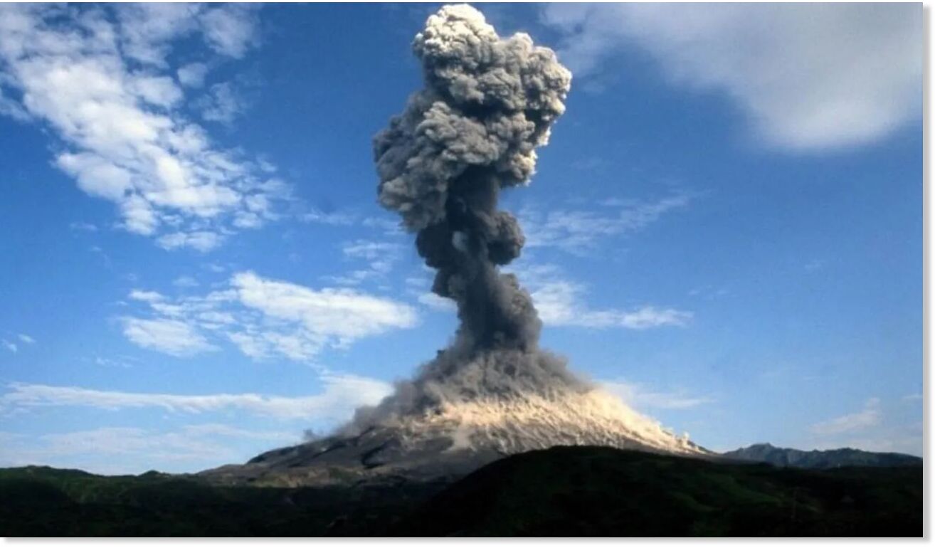 In Kamchatka, Russia: Krymsky volcano spews ash to 3.5 km - air traffic suspended