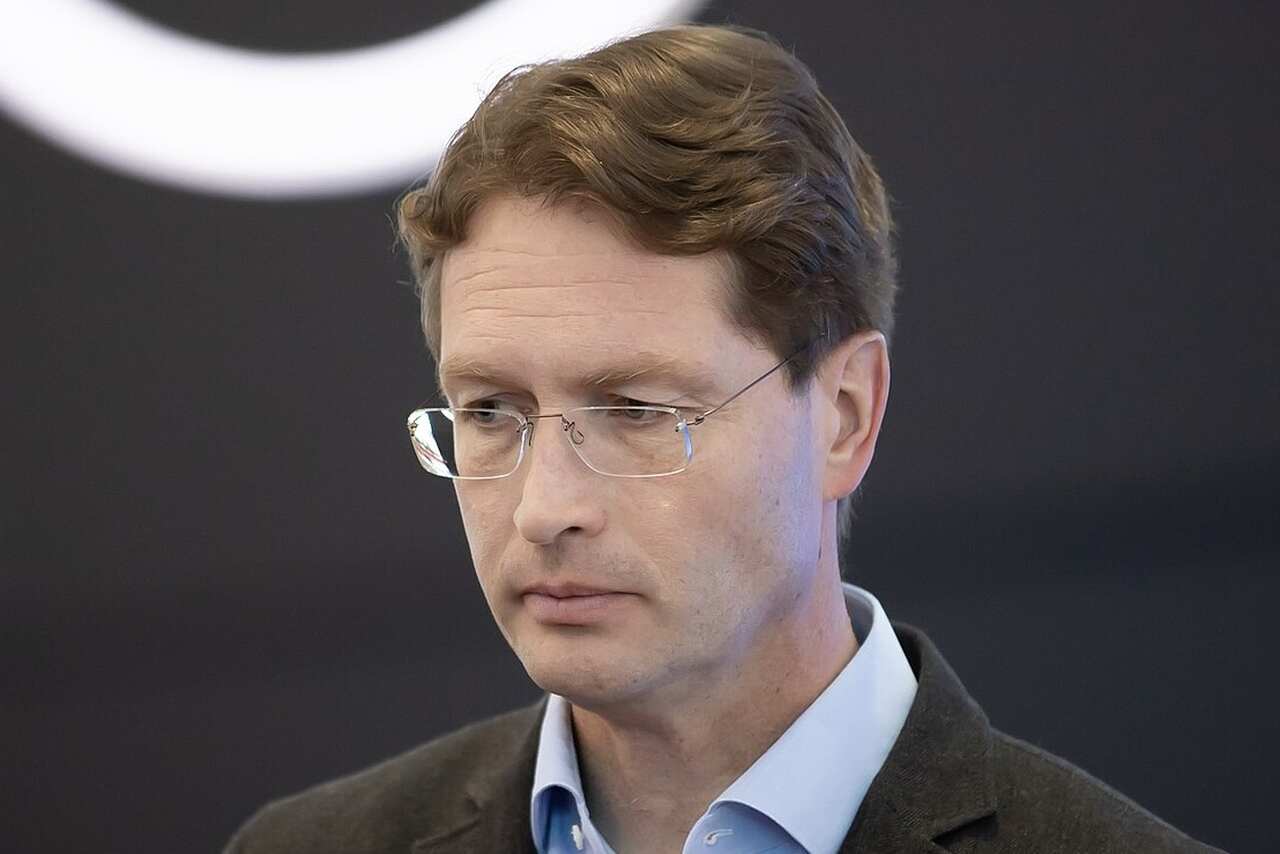 CEO da Mercedes-Benz rejeita proposta do governo Trump de transferir a sede da empresa para os EUA