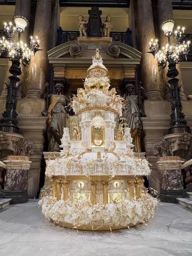 Pastry Chef Spends Four Months Creating Awe-Inspiring 500-Kilogram Wedding Cake