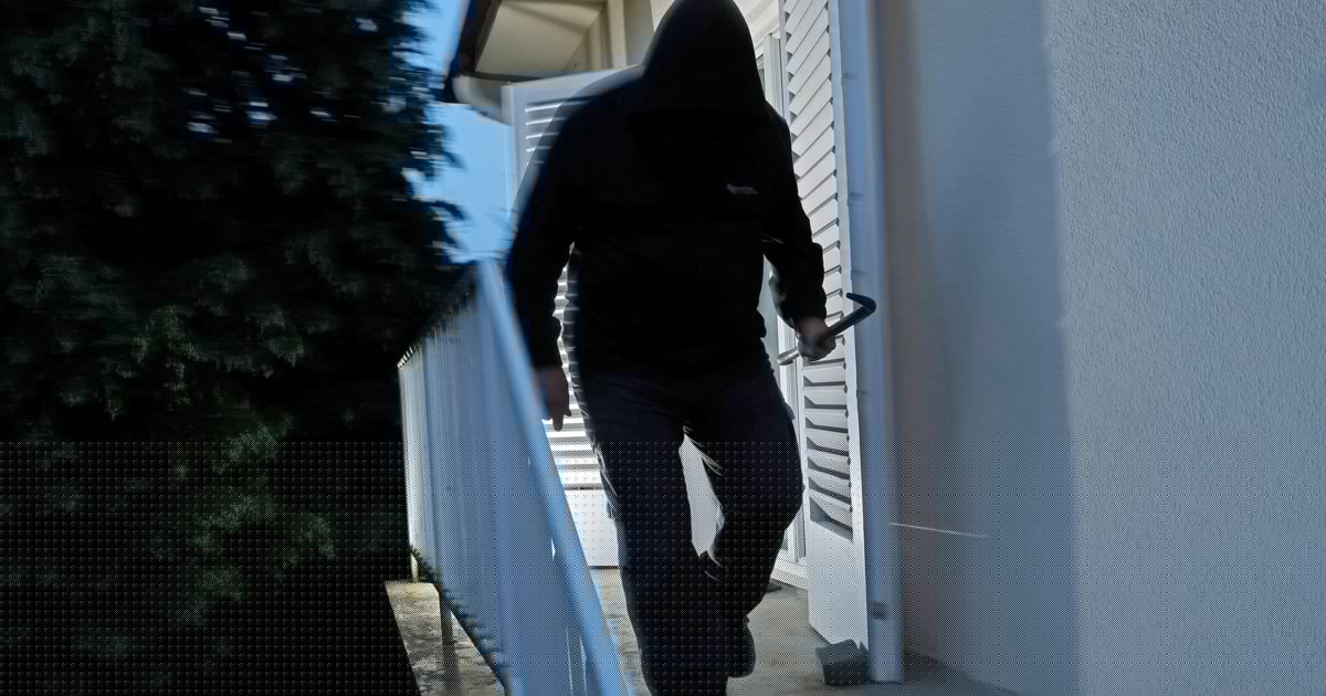 Maskierte Täter - Juweliereinbrecher flüchteten mit wertvoller Beute
