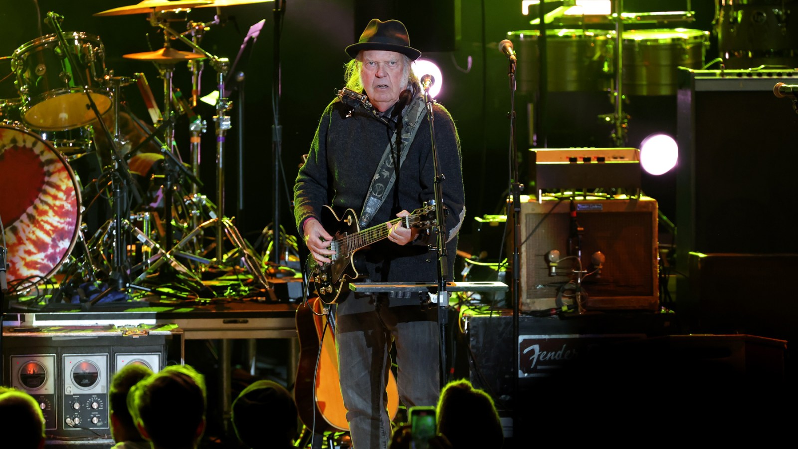 Neil Young Wages War Against Apple, Verizon Over Trump Support