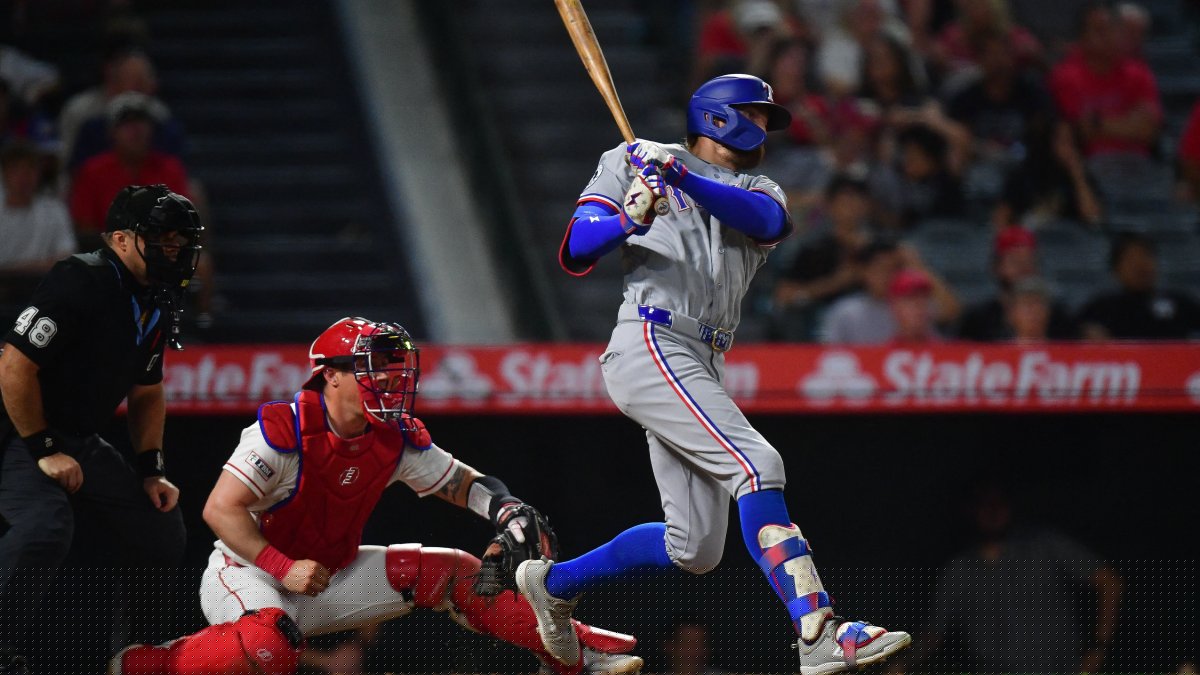 Nimmo's 10th inning single helps Rangers beat Angels to snap 5-game road skid