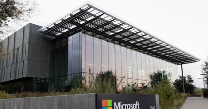 Microsoft se ‘desploma’ por gasto récord y negocio en la nube: ¿Cuánto caen sus acciones?