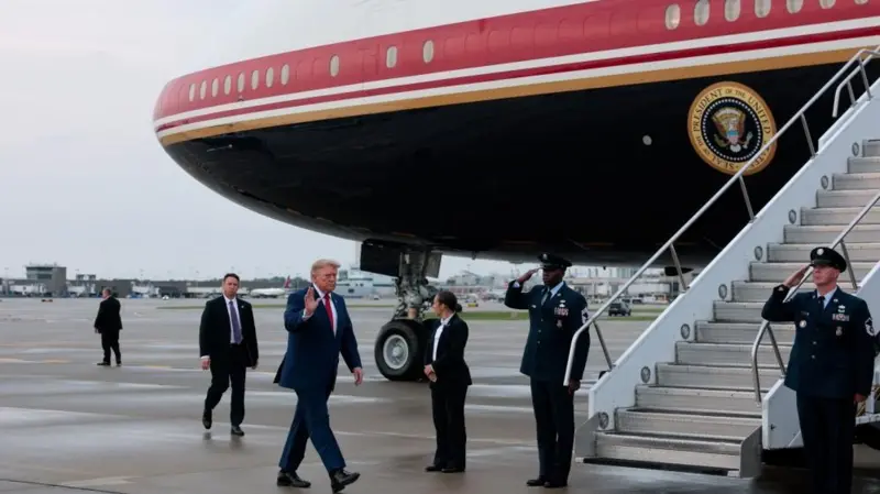 ईरान के संभावित हमले का डर? ट्रंप ने चुपचाप बदला विमान, Air Force One को बनाया गया ‘डिकॉय’