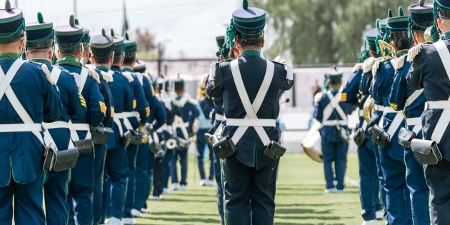 SEP ordena cerrar TODAS las escuelas militarizadas de México tras la muerte de Dafne