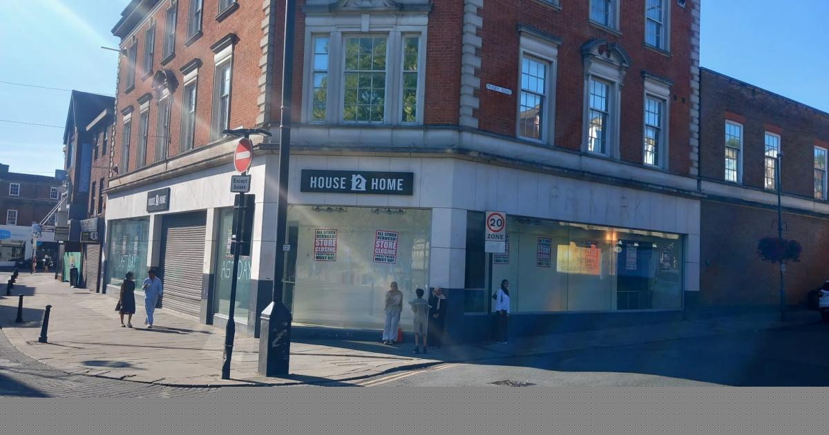 Former Primark unit in High Wycombe stands empty as House 2 Home departs