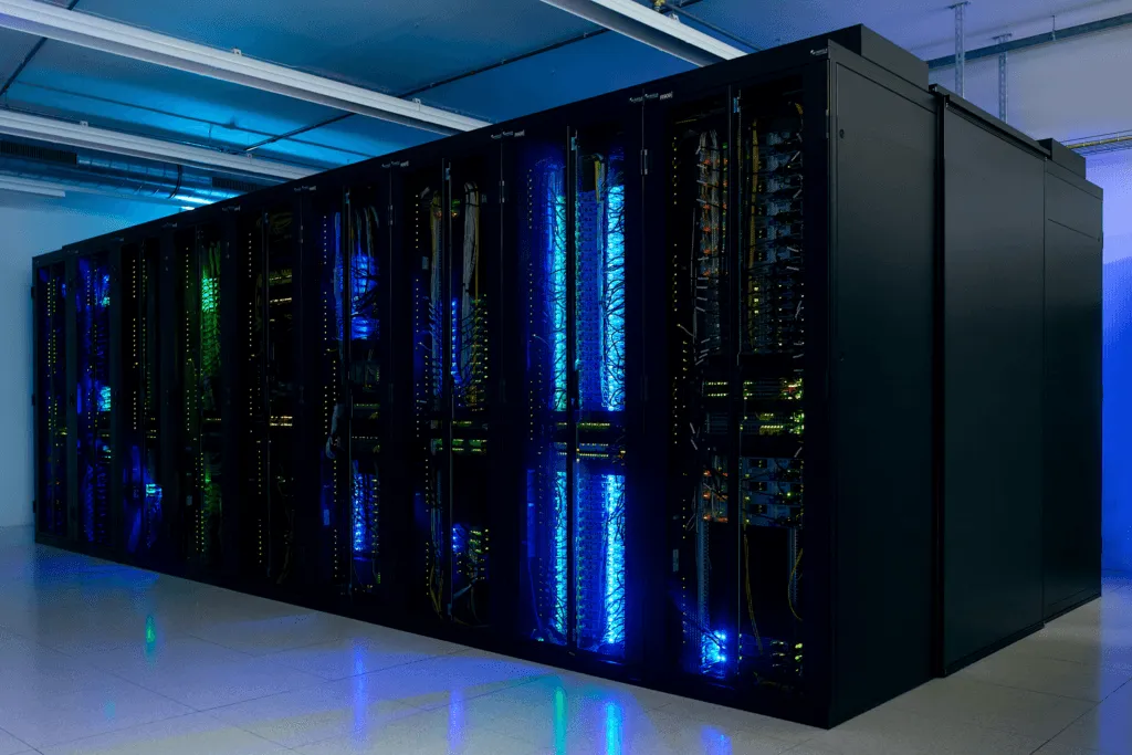 The Architecture of Enterprise Cloud Infrastructure: Performance, Governance, and Scalability in Modern Computing