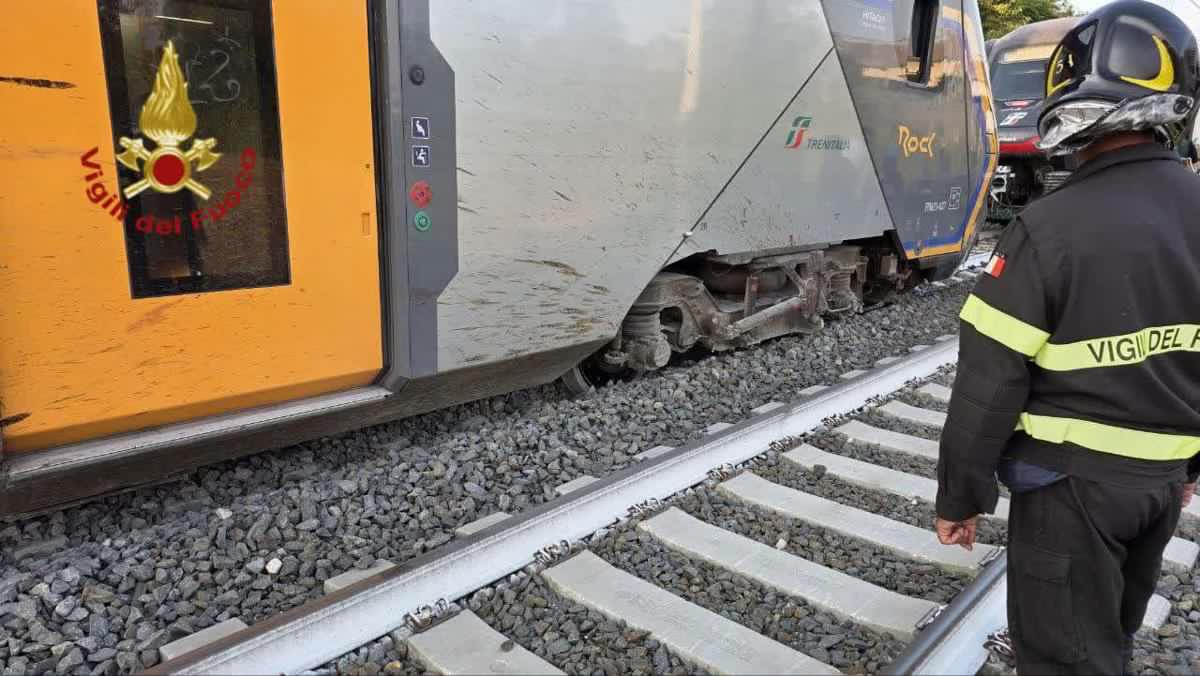 Treno deraglia vicino Roma: 450 passeggeri a bordo, nessun ferito