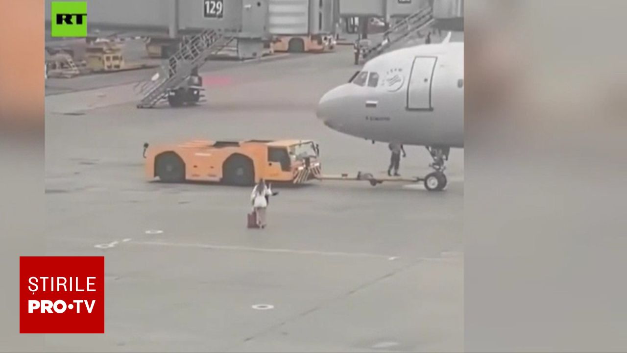 Au ratat îmbarcarea, dar au alergat după avion. Două pasagere au ajuns lângă o aeronavă aflată în mișcare, la Moscova