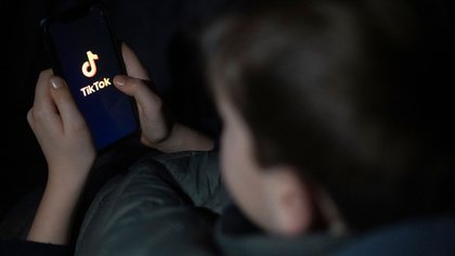 TikTok empfiehlt 13-Jährigen Pornos - Global Witness über Tests mit fingierten Kinderkonten