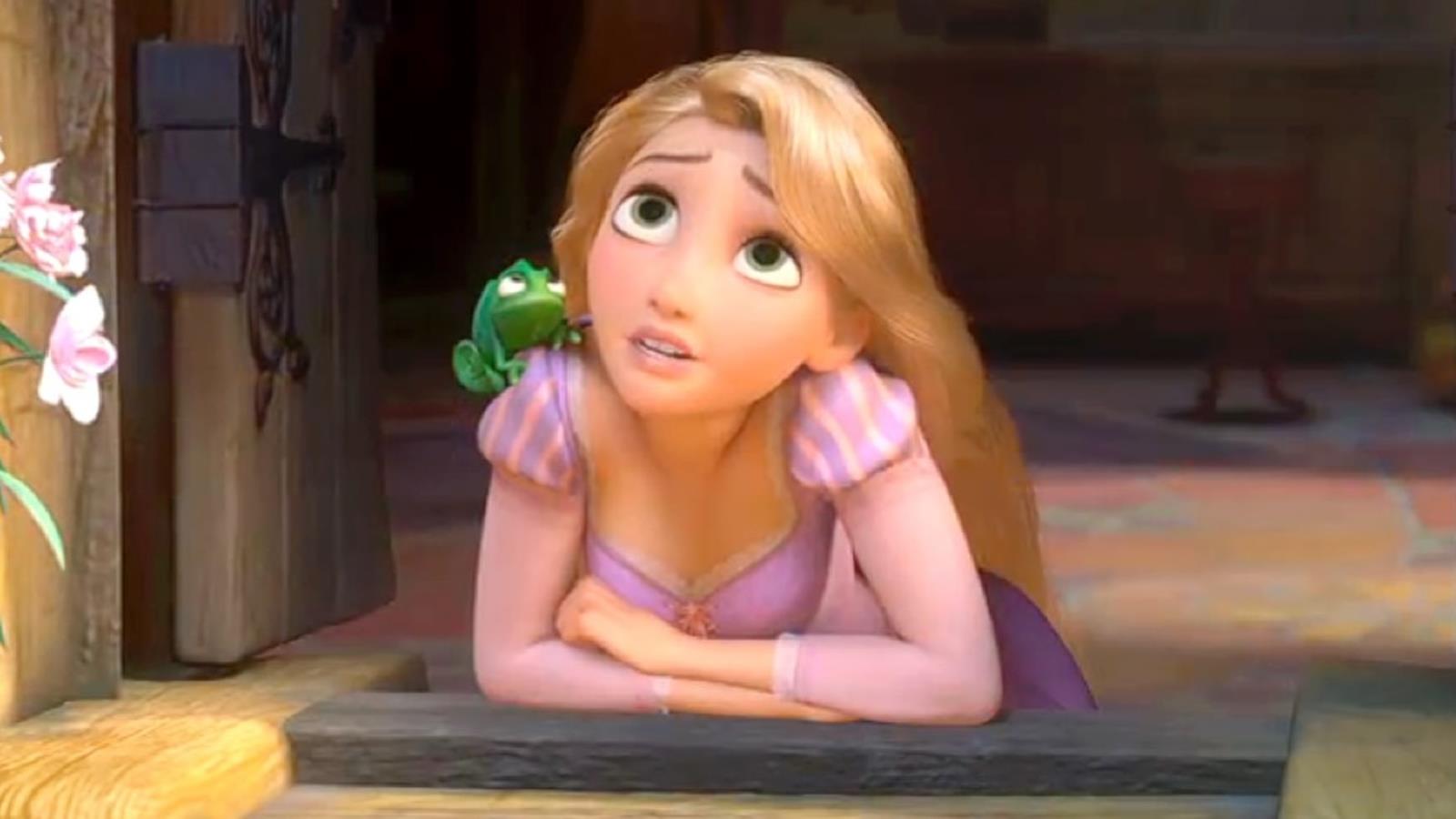 Titans Star Teagan Croft Is Fully Revealed As Live-Action Rapunzel In New Tangled Set Photos