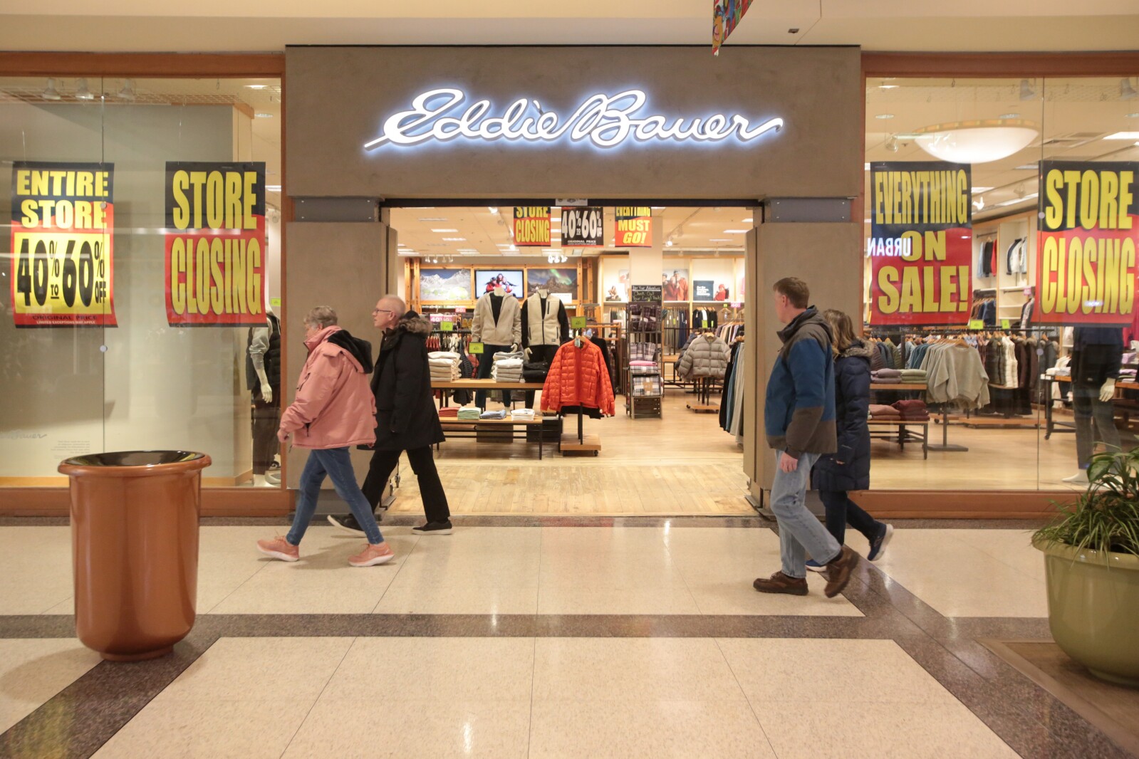 2 longtime retailers expected to close stores at West Acres