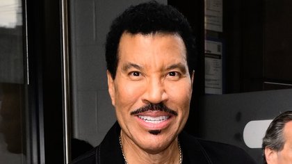 Lionel Richie recalls 'massive confrontation' between his first and second wives: 'Disastrous'