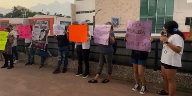 Familiares de Danna Yanina 'N' protestan y exigen retirar a la fiscal del caso Dafne