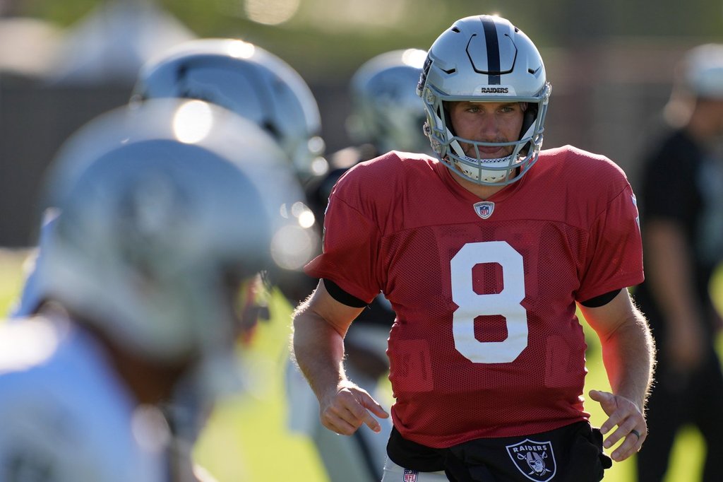 Raiders suspend Kirk Cousins, Maxx Crosby from team drills after fight in practice