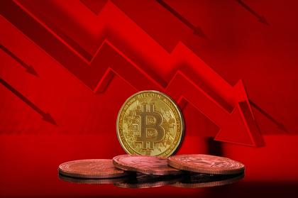 Bitcoin dips below $112k ahead of Powell’s speech; check forecast