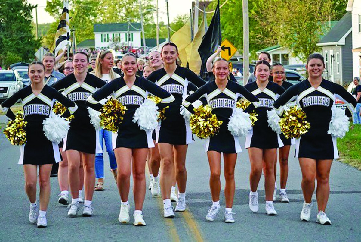 Raiders celebrate in East Liberty ahead of homecoming