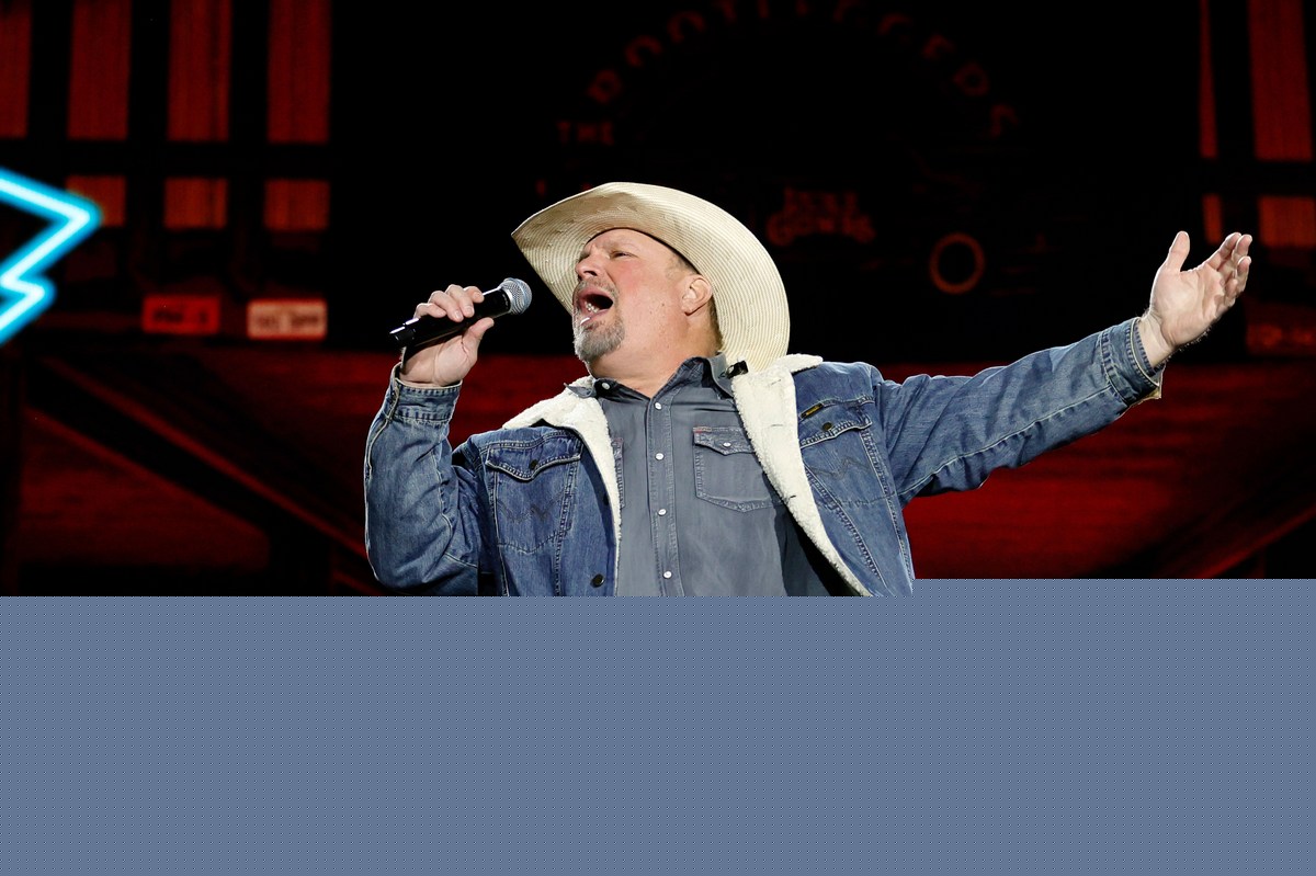 Garth Brooks Adds Two Additional Shows to Denver
