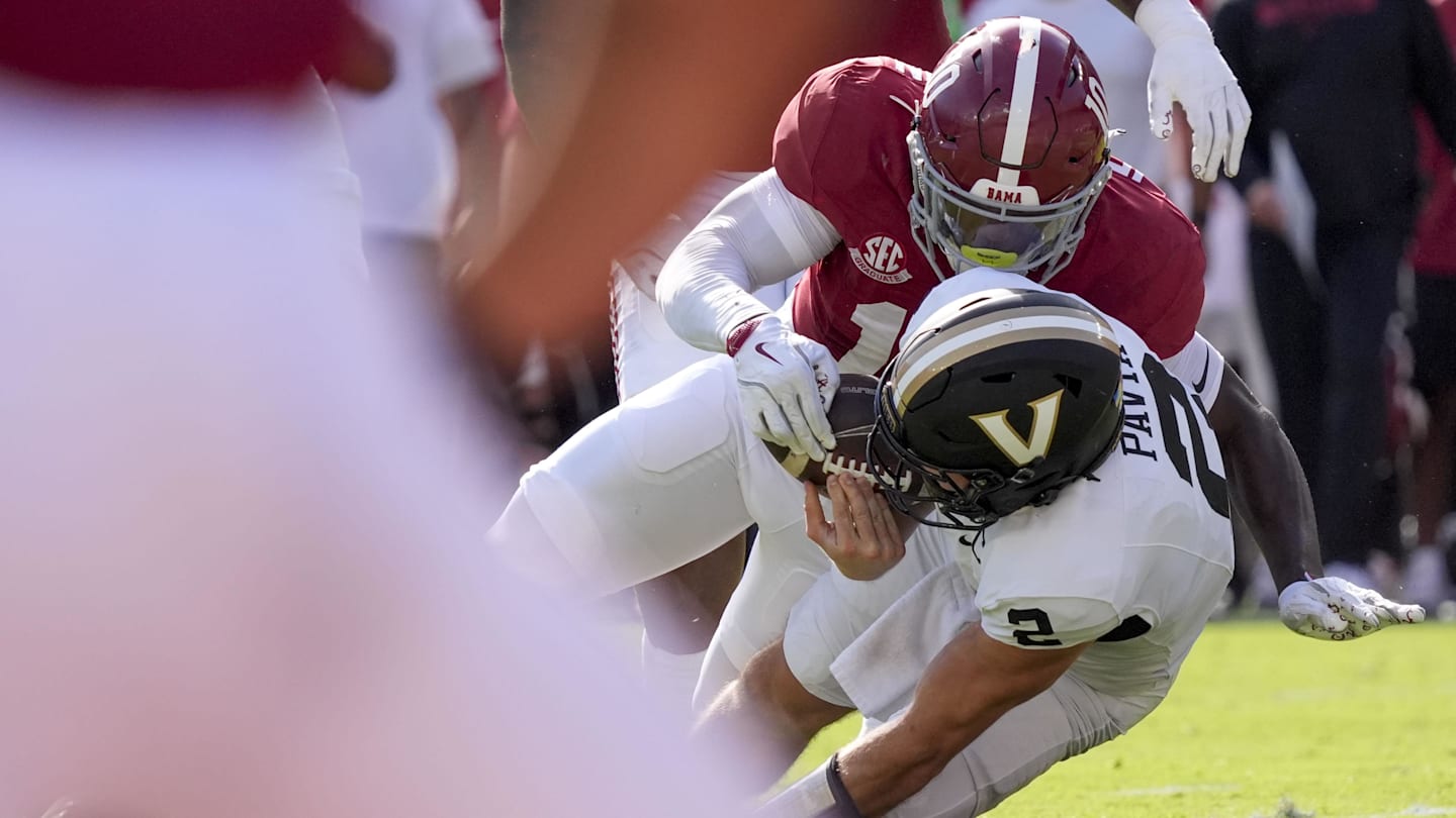 A big-man rumble and a loudmouth bust in the Alabama Crimson Tide win over Vanderbilt