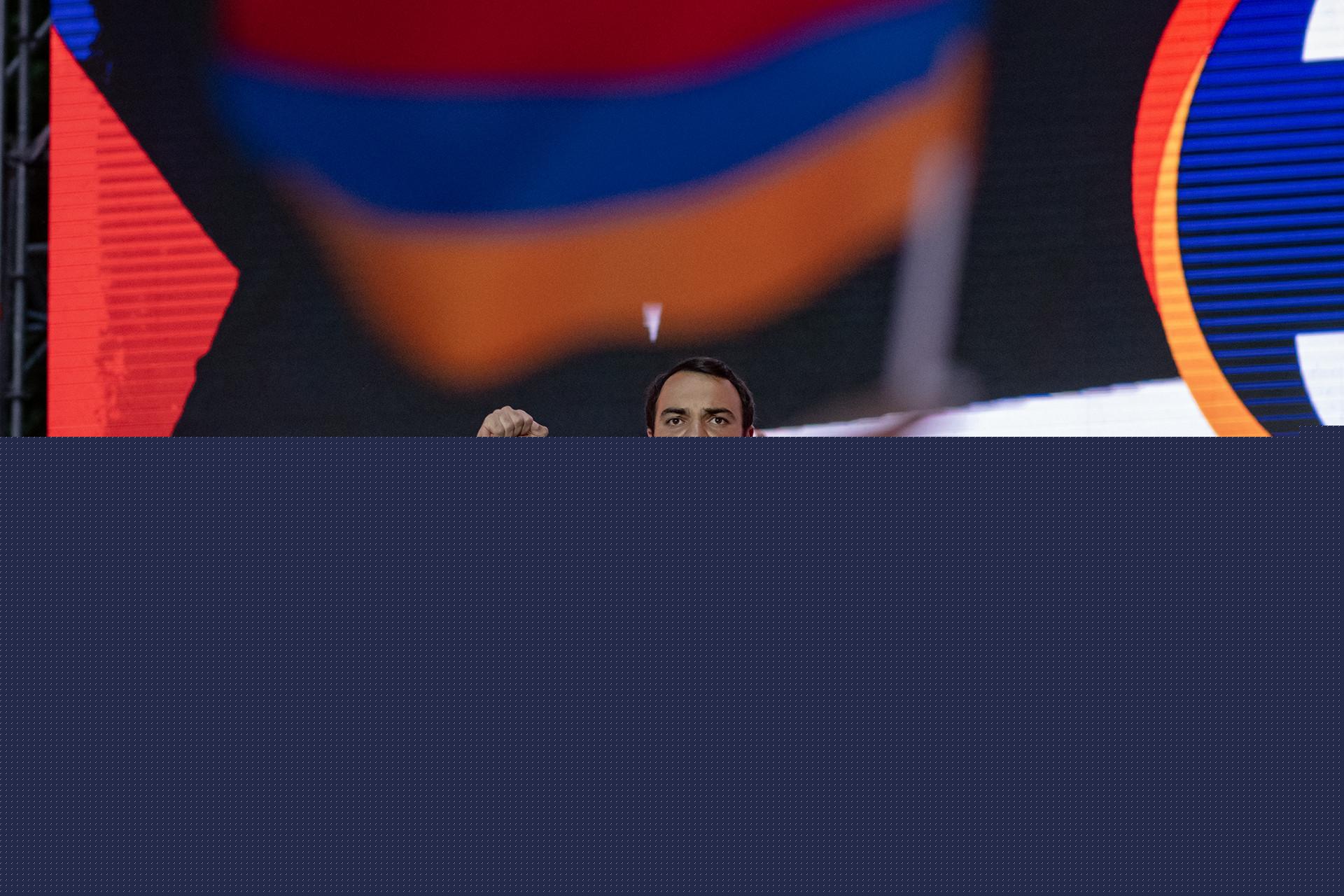 Խուզարկում են Նարեկ Կարապետյանի առանձնատունը