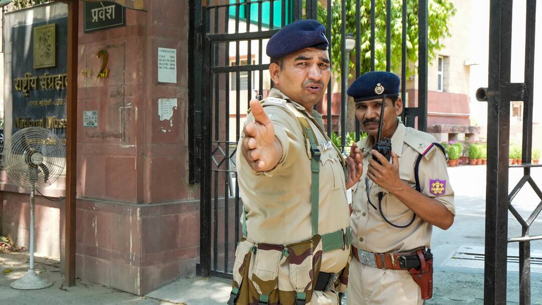 Five Schools In Delhi Receive Bomb Threats