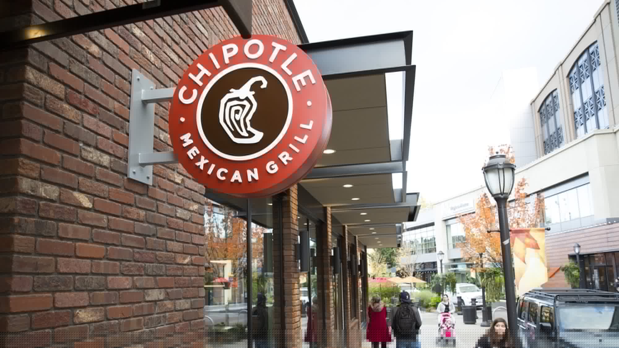 Chipotle pulls jalapeños from some restaurants as MDH investigates salmonella outbreak