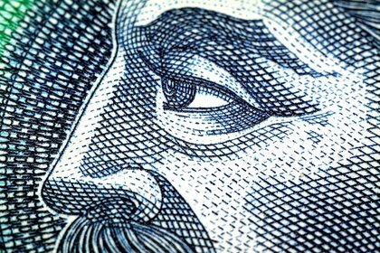 Wiek a koszty życia w Polsce - co ujawnia raport o finansach Polaków?