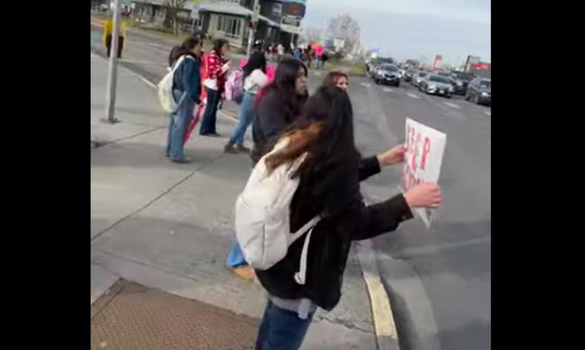 Moses Lake Students Stage Walkout, Protest Over ICE Killings