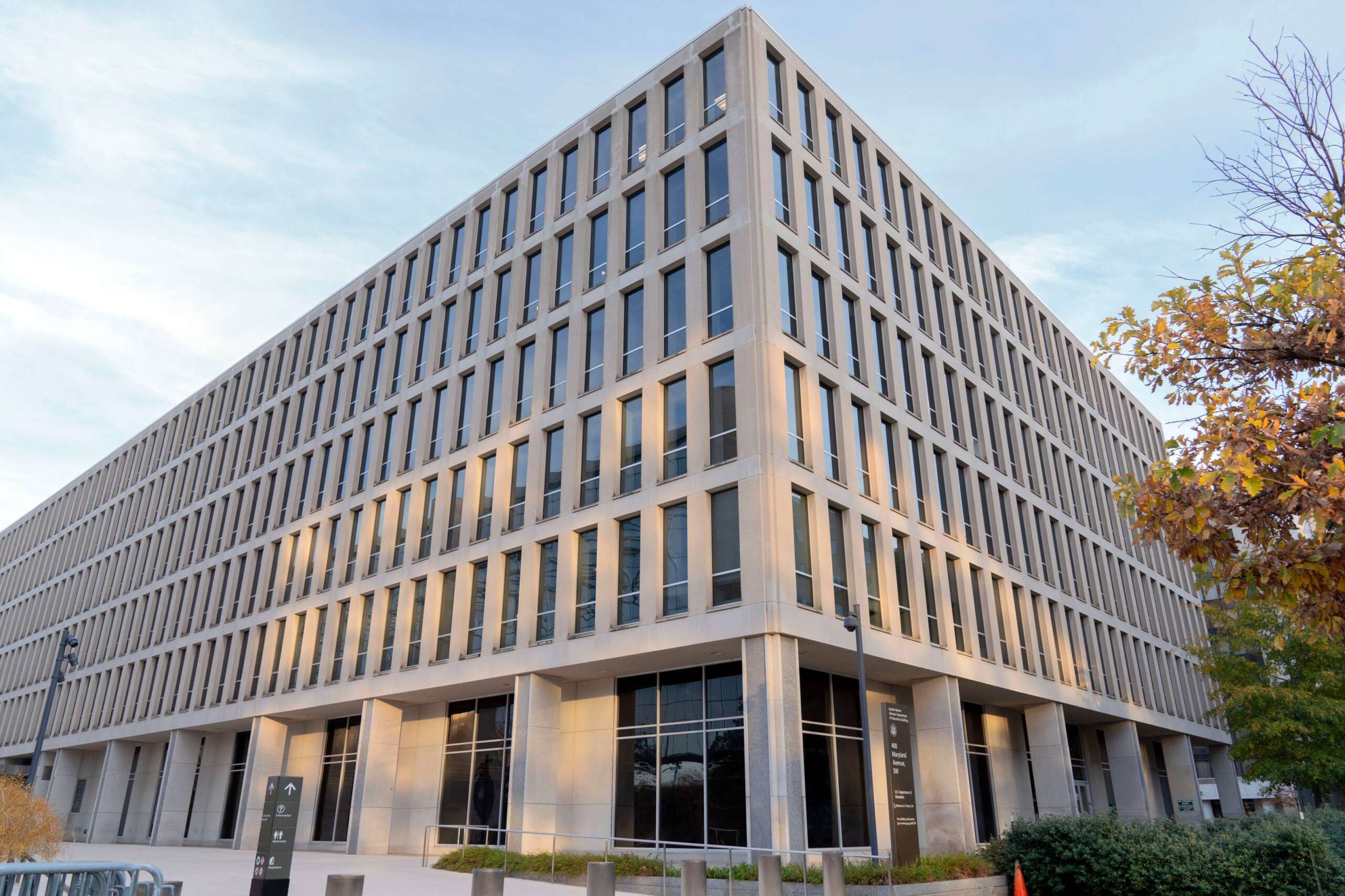 ‘Those were not my words:’ Out-of-office message automatically updated for furloughed Education Dept employees