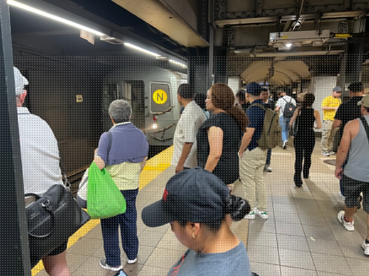 Presentan iniciativa para reducir “calor infernal” en estaciones del metro de NYC