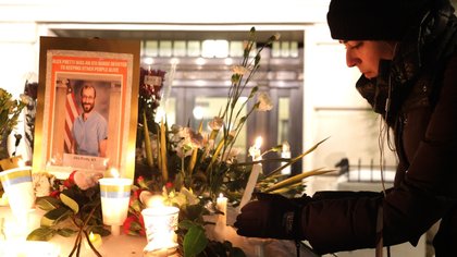 Family of Alex Pretti retains lawyers who were involved in this high profile case that stormed the US a few years ago