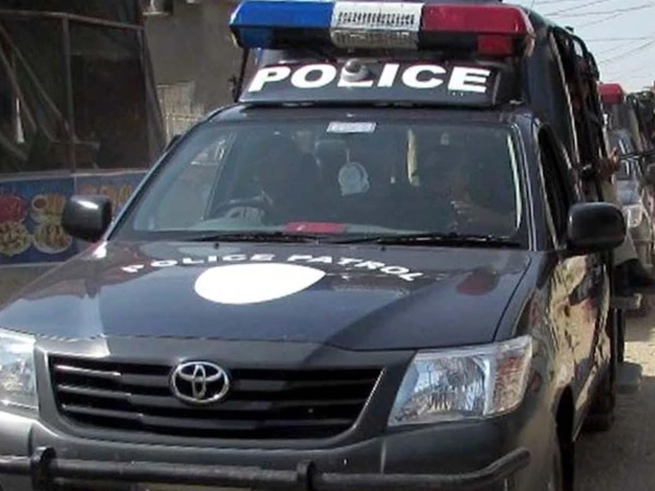 کراچی: مختلف علاقوں میں 3 مبینہ پولیس مقابلے، ایک ڈاکو ہلاک، زخمی سمیت 3 گرفتار