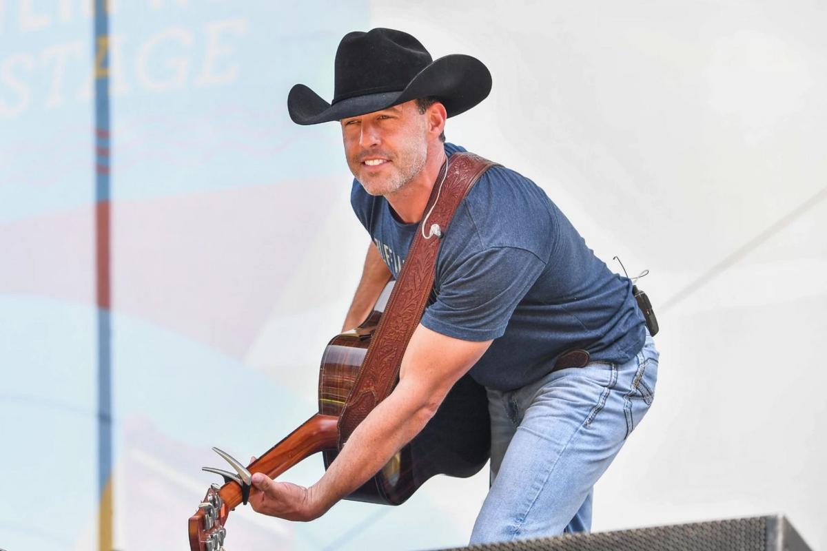 Aaron Watson Headlines Boots & Badges Ball Benefiting First Responders