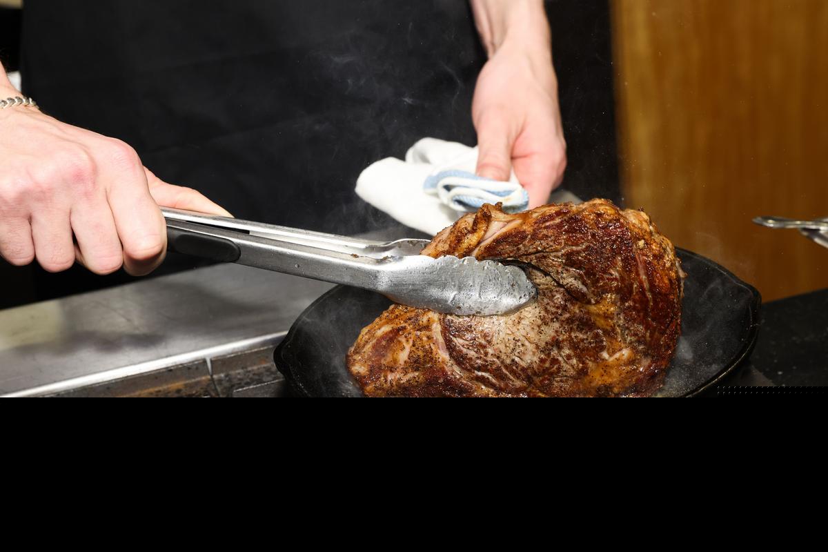 Travel Experts Reveal NJ's Best Steakhouse, But Are They Right?
