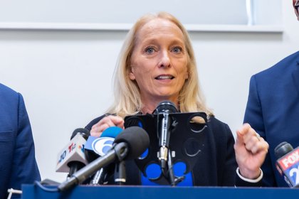 Rep. Mary Gay Scanlon says ICE detainees are treated like ‘federal prisoners’ at Philadelphia’s Federal Detention Center