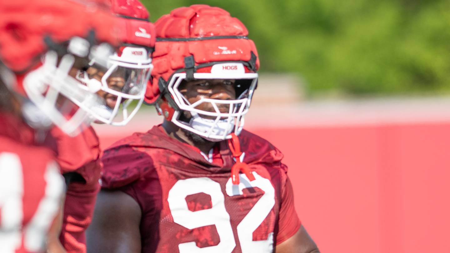 Carlon Jones, David Oke Had Different Paths To Same End Result at Arkansas
