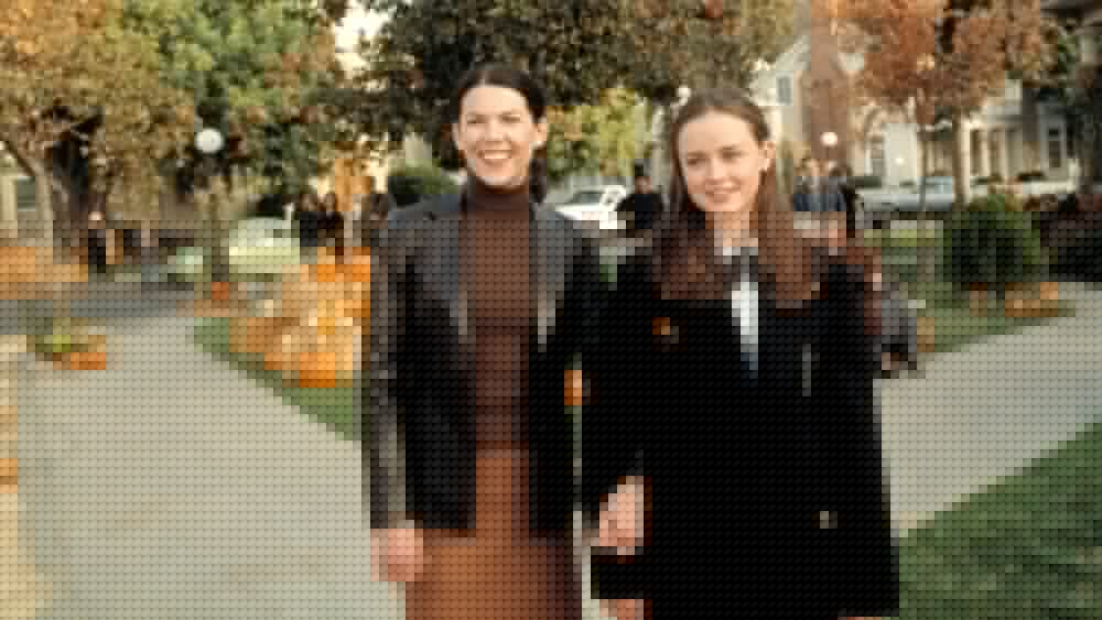 Why ‘Gilmore Girls’ Cozy, Accessible Fall Fashion and Y2K Style ‘Still Lands Today’