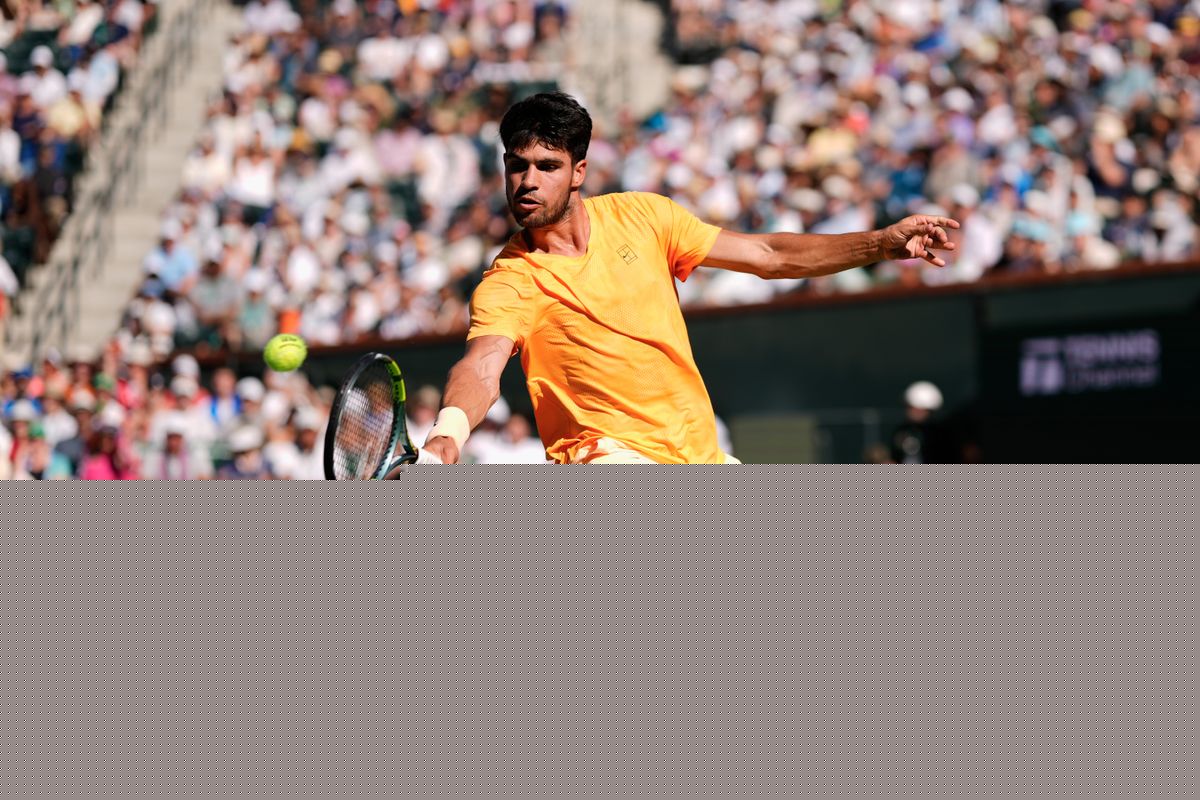 Carlos Alcaraz withdraws from the Cincinnati Open because of a lingering wrist injury