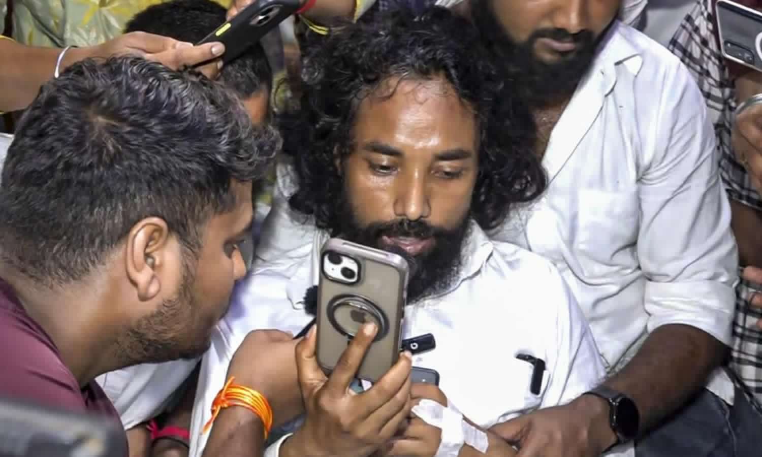 Sonam Wangchuk Urged Student Leader Devendra Nath Mahto To Drink Water During His Indefinite Hunger Strike