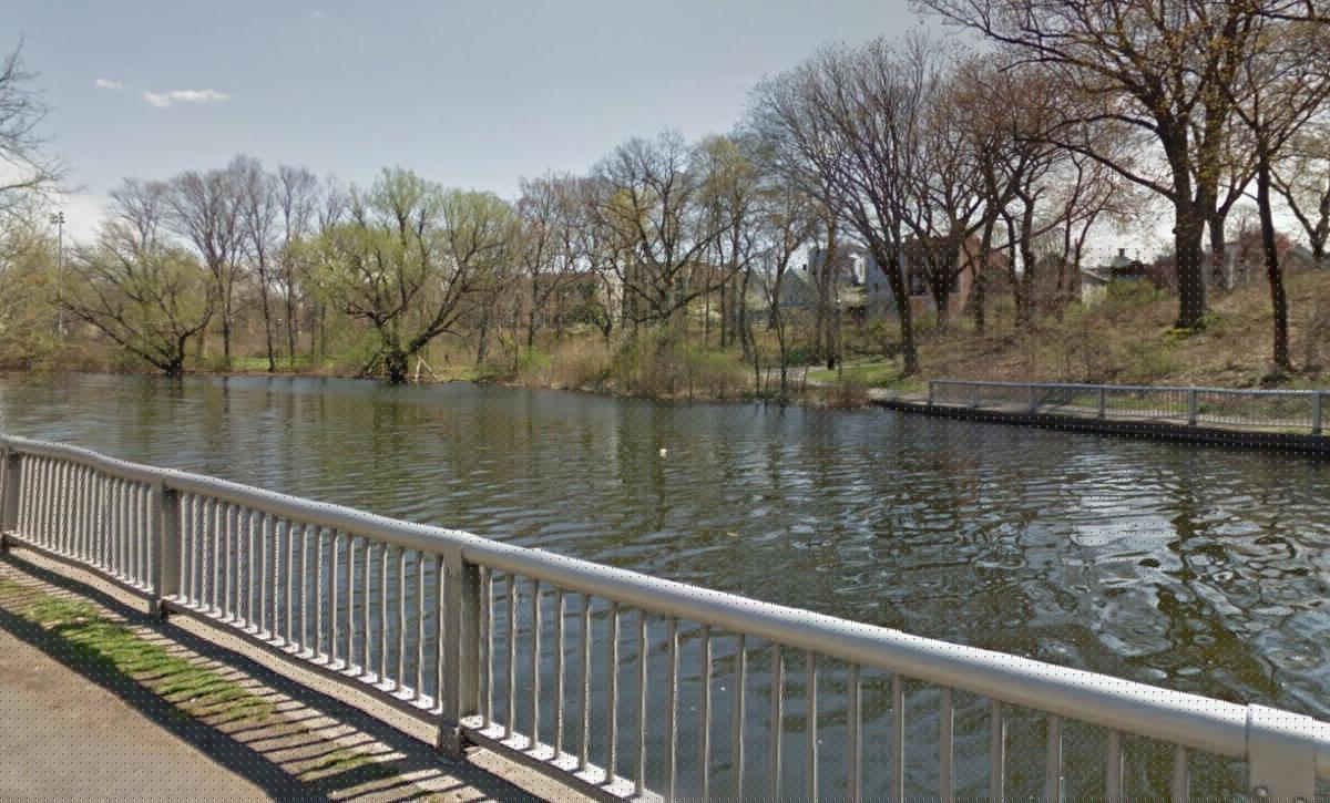 Preschooler nearly drowns in NJ lake — but quick-thinking bystanders, cops save her