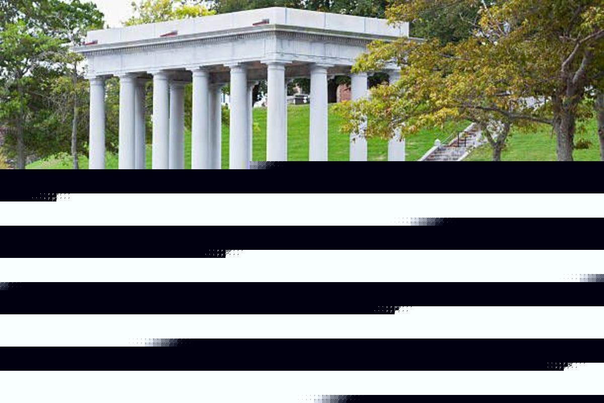 Why Plymouth Rock Still Pulls Crowds Even With Bad Reviews