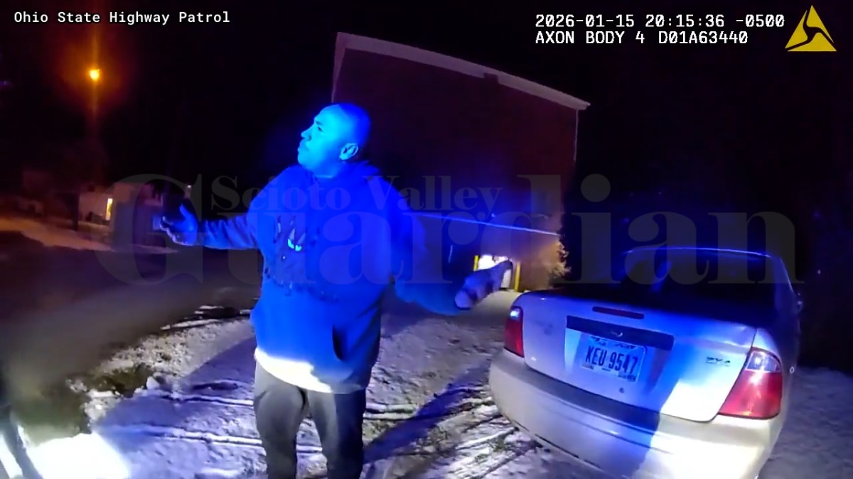 Bodycam shows man running from troopers in Frankfort, busting into house